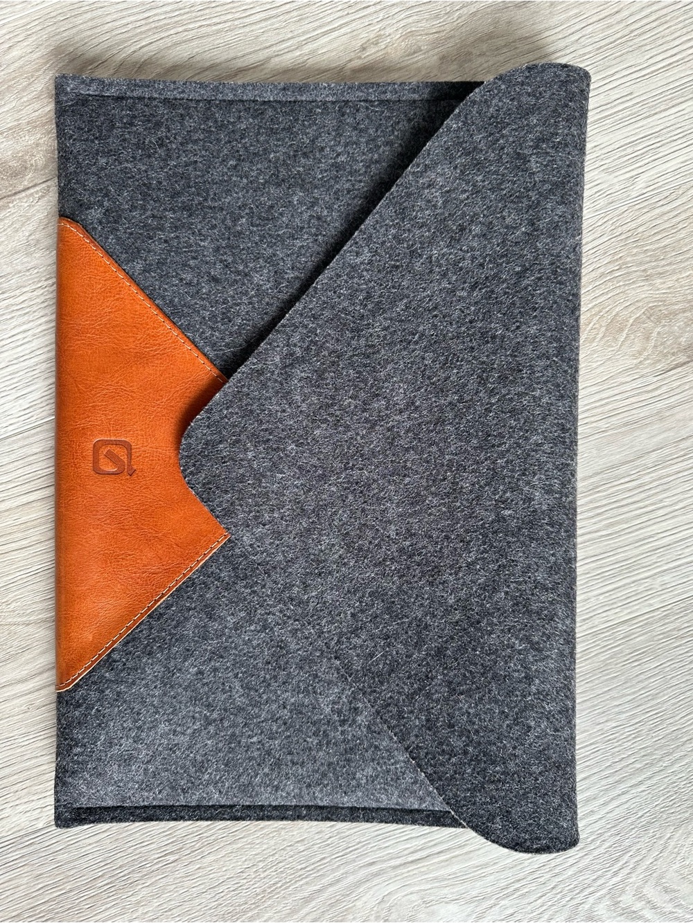 Cinnamon Cocoon Wool Felt & Leather Laptop Tablet Sleeve Cover Case 14” x 10”